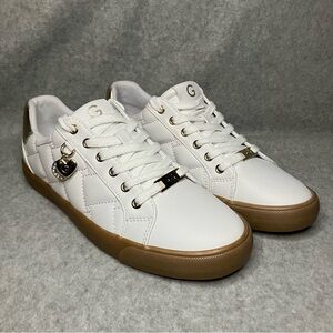 G by GUESS Women’s Size 8.5 White Shoes Sneakers Gold Accents & Charms Low Top